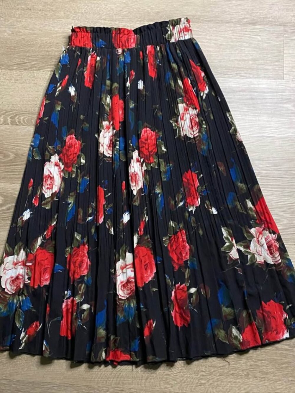 Exlura Pleated Swing Maxi Skirt Size Small – Red & White Rose Floral Cottagecore
